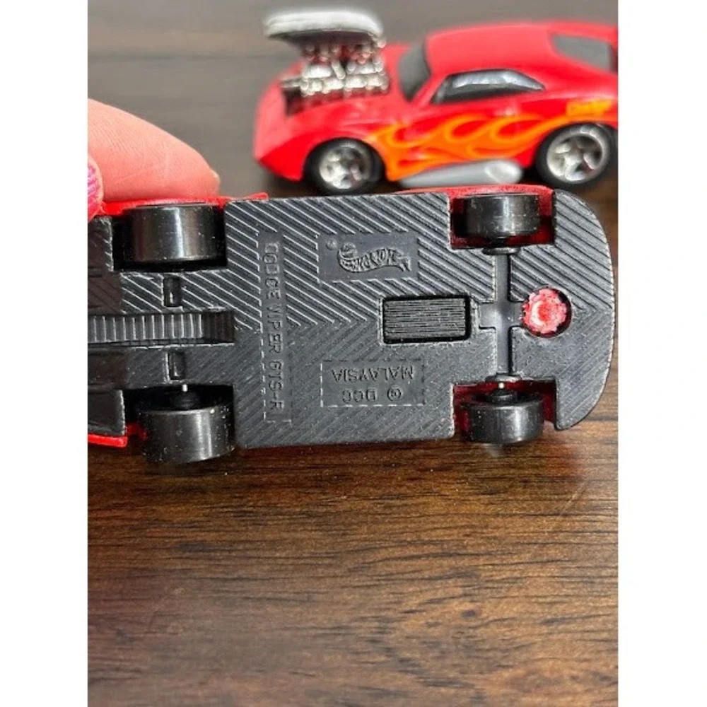 Hot Wheels Dodge Daytona Custom Flame & Dodge Viper GTS-R Red Diecast Car Lot